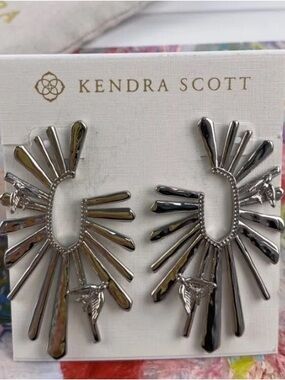Kendra Scott's new earrings